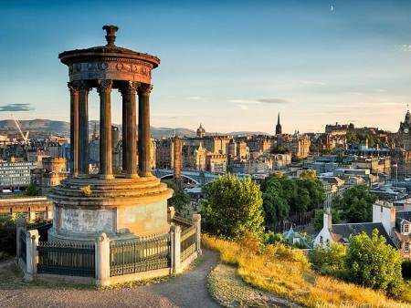 Calton Hill v Edinburgu